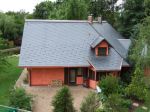 Schieferdach mit eingebundenen Kehlen
